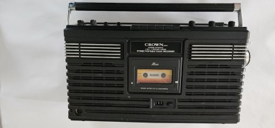 Radiocasetofon boombox CROWN CSC-630FW , MADE IN JAPAN , FUNCTIONEAZA RADIOCASETOFONUL SI RADIO FM . foto
