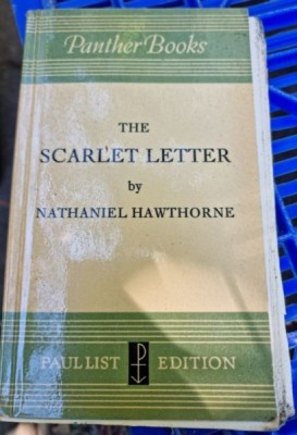 Nathaniel Hawthorne - The Scarlet Letter foto