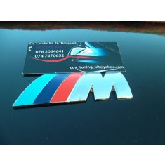 Emblema portbagaj cu M din metal