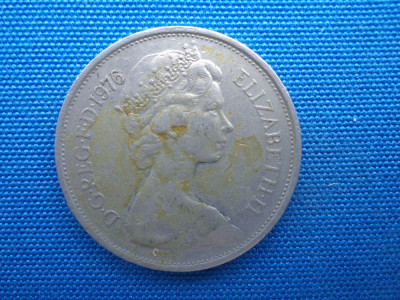 10 NEW PENCE 1976 ELISABETA II / ANGLIA foto