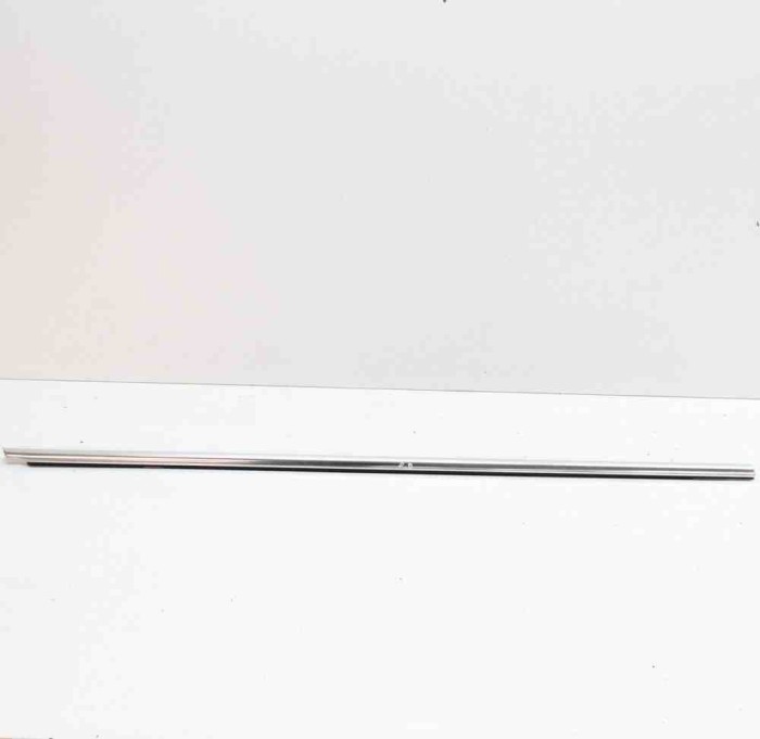 Chedar geam ușă dreapta față VW PASSAT B8 3G2 2017 OEM: 3G0837476