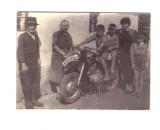Foto mica, copii pe motocicleta cu numar de Brasov, stare buna