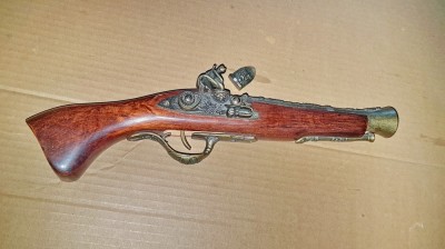 A928-Pistol flinta copie dupa original de 1758 cu defect. foto