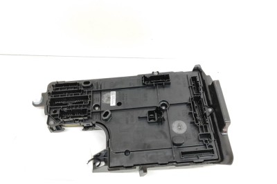 Modul de confort TESLA MODEL Y 2023 OEM: 1497848-00-E,1657650-01-A,1670977-00-A 23518050 foto