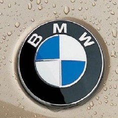 Emblema capota BMW OEM : 51148132375 foto