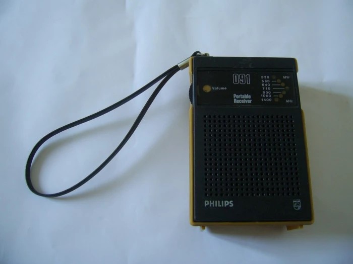 RADIO PHILIPS 091 , 6 TRANZISTORI NU FUNCTIONEAZA .