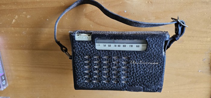RADIO S631T ELECTRONICA , 6 TRANZISTOARE , NU FUNCTIONEAZA