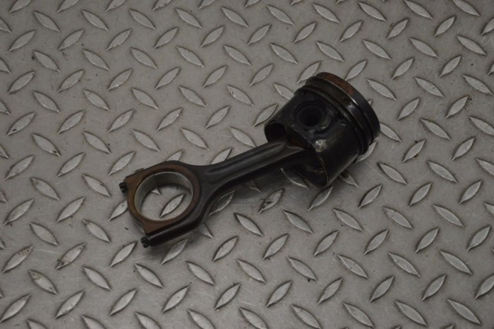 Piston FORD TRANSIT CONNECT 2014 OEM: 619 21009273