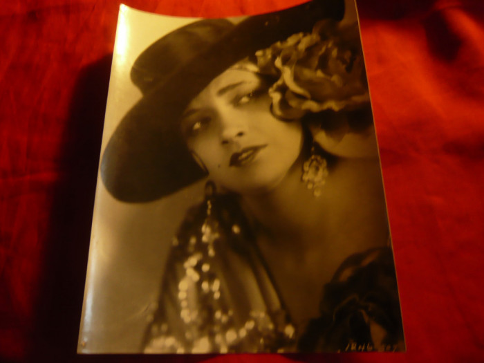 Fotografie a Actritei SUA -Lilian Gish (1893-1993) ,dim.= 17,7x23,3cm