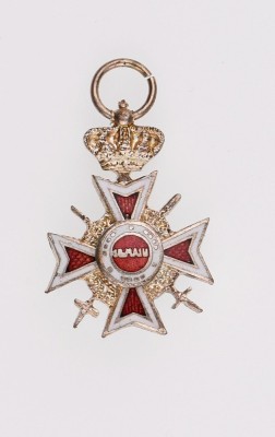 Miniatura a Ordinului ,,Coroana Rom&amp;acirc;niei&amp;quot; Cavaler de razboi, model 2 foto