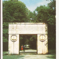Carte Postala veche - Targu Jiu, Poarta Sarutului , Circulata 1986