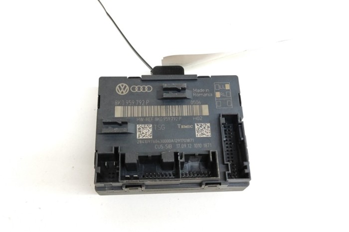 Modul de control ușă dreapta față AUDI Q5 8R 2013 OEM: 8K0959792P 23873312