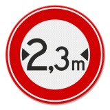 Placuta de circulatie accesul interzis vehiculelor cu lățimea mai mare de 2.3 metri
