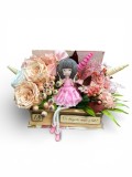Aranjament flori in carte ,personalizabil ,cu licheni, trandafiri, hortensie si plante naturale criogenate si stabilizate