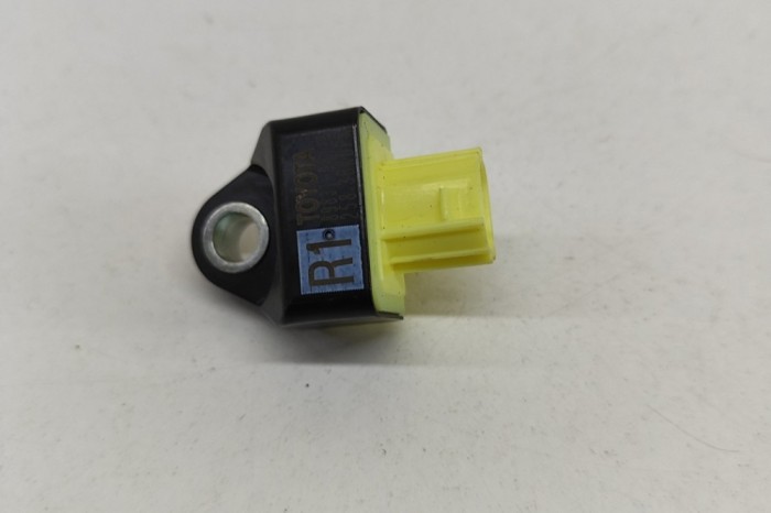 Senzor de impact dreapta spate TOYOTA SIENNA _L4_ 2020 OEM: 89831-08110 27351486