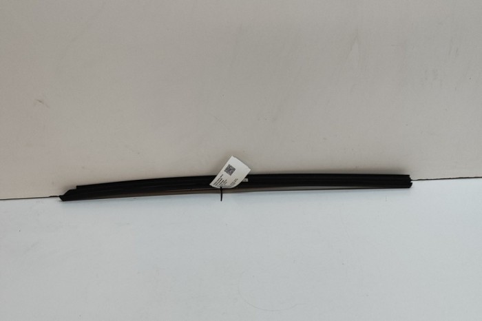Chedar geam ușă st&acirc;nga spate PORSCHE Taycan 2022 OEM: 9J1839475E | 31801865
