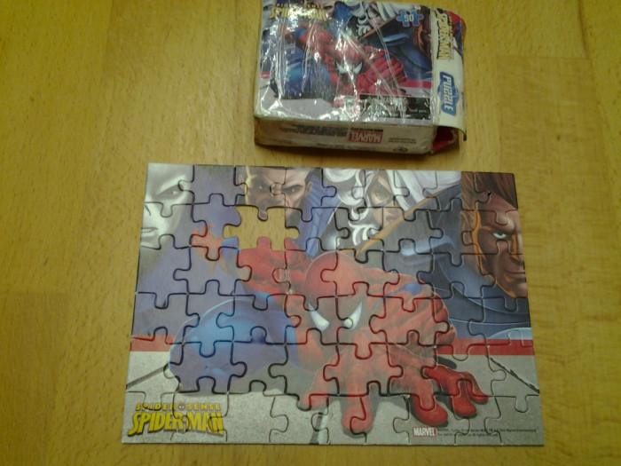 Spider Man by Marvel puzzle copii 50 piese +4 ani