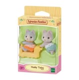 Cumpara ieftin Set figurine Epoch Sylvanian Families - Gemenii catelusi husky