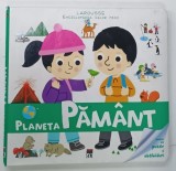 PLANETA PAMANT de SOPHIE CREPON si MELANIE COMBES , 2015