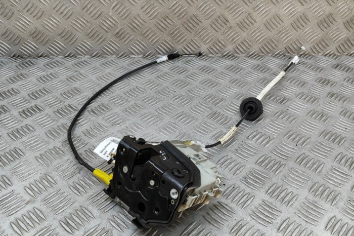 &Icirc;ncuietoare ușă dreapta spate PORSCHE MACAN 95B 2016 OEM: 8K0839016F 30452290