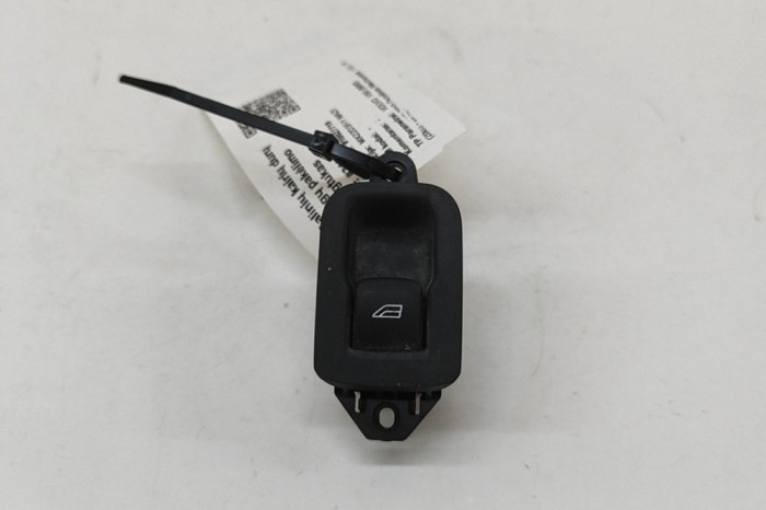 Buton geam ușă st&acirc;nga spate VOLVO V50 MW 2010 OEM: 31295736 | 31963031