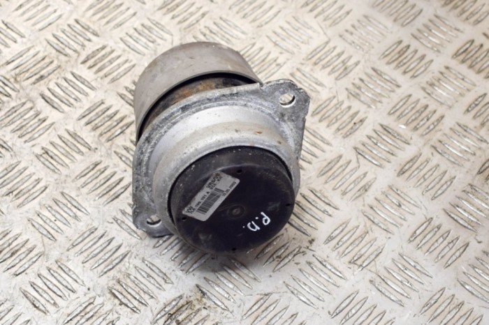 Suport motor dreapta VW TOUAREG 7LA, 7L6, 7L7 2004 OEM: 7L6199131A 14261824