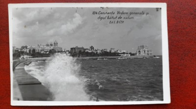 Romania-Constanta-Vedere generala si digul batut de valuri-C.P.necirc-RARA foto