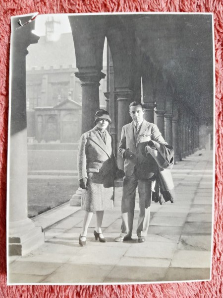 Fotografie, parintii doctorului Litarczek, parintele radiologiei romanesti, Cambridge Trinity College, 1926la