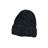 Caciula tricotata din snur de catifea