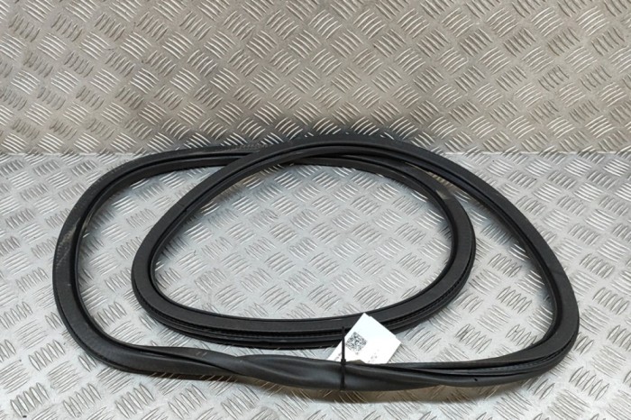 Garnitura ușă dreapta spate CITRO&Euml;N C4 III BA_, BB_, BC_ 2024 OEM: 9833317280 | 29906449