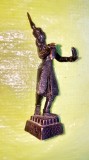 G194-Statuieta veche mica China bronz masiv negru antichizat stare foarte buna.