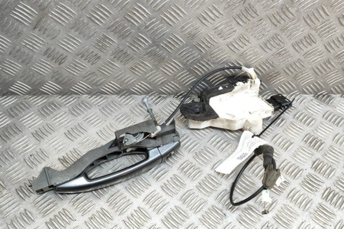 &Icirc;ncuietoare ușă st&acirc;nga față PEUGEOT 5008 2011 OEM: PSA732291 22771818