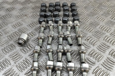Set prezoane roata AUDI Q4 SUV F4B 2024 OEM: 4M0601173D,WHT002438,4F0698139B 31095396 foto