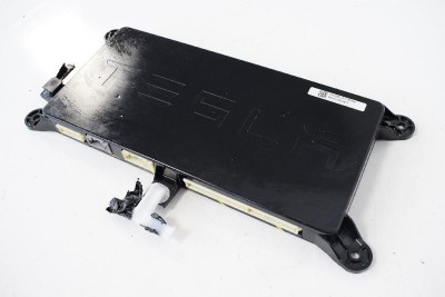 Modul de confort TESLA MODEL X 2017 OEM: 1043900-10 3619385 foto