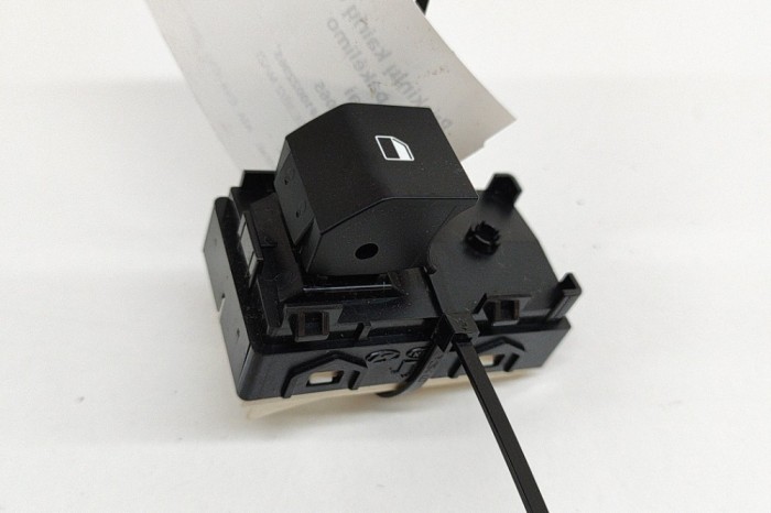 Buton geam ușă st&acirc;nga față KIA EV6 CV 2022 OEM: 93581-CV200 26559065
