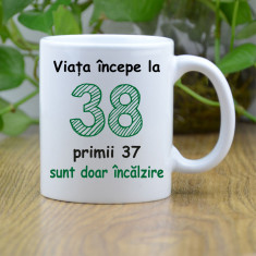 Cană personalizată "Viața începe la 38..." Termosensibila-albastru-exterior