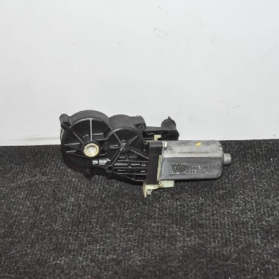 nerasta MERCEDES-BENZ E W211 2005 OEM: 039020321382064808-4 2622872 foto