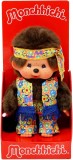 Sekiguchi 252886 &ndash; Monchhichi original, băiat, model &bdquo;Flower Power&rdquo; &icirc;n culorile portocaliu, galben și albastru, apr. 20 cm