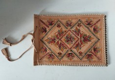 Coperta de album foto / caiet/ carte, de piele naturala, decorata manual prin pictare si mdele in relief + tinte mici de cupru, 28x20cm