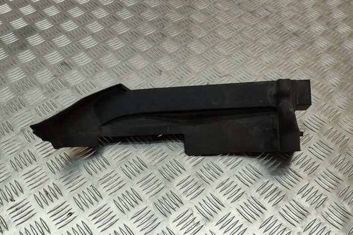 Aripa de plastic st&acirc;nga față AUDI Q7 4M 2017 OEM: 4M0821169B | 23876001