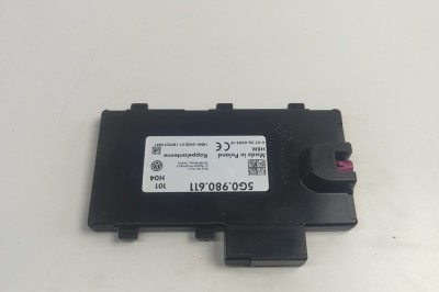 Amplificator de antena VW PASSAT Variant B8 3G5 2018 OEM: 5G0980611 | 30480308 foto
