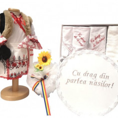 Set Botez Traditional Miriam , 3 piese costumas, lumanare, trusou