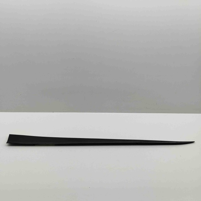 Bandou inferior ușă st&acirc;nga față AUDI E-TRON GT 2023 OEM: 4J3853959