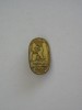 QW9 N8 13 - insigna - tematica simbolistica - Ursul bavarez - Berlin - DDR, Europa