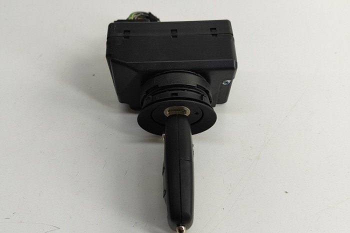 AUDI A8 D3 4E2, 4E8 2006 OEM: 3D0905865E,4E0837220D SKU: 29399361