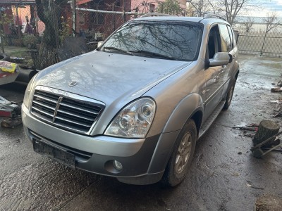 Dezmembrez ssangyoung Rexton 2,7 foto