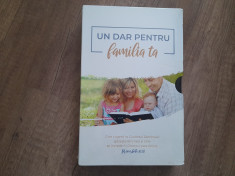 BIBLIA - UN DAR PENTRU FAMILIA TA foto