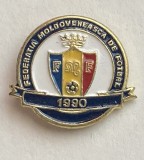 QW9 N8 72 - insigna - tematica sport - fotbal - Federatia de fotbal din Moldova la 15 ani - 2005