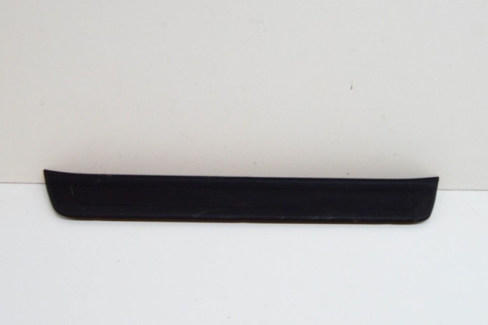 Ornament prag st&acirc;nga față KIA NIRO 2022 OEM: 85873-G5000 17402615