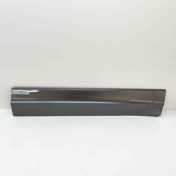 Bandou inferior ușă dreapta față VW TOUAREG CR7 2023 OEM: 760854940D